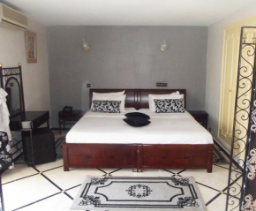 Отель Hotel Al Kabir  Марракеш